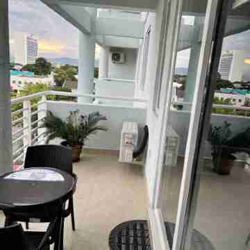 Gated Luxury New Kingston 1 Bdrm Condo Pool & Gym Others