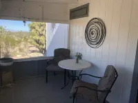 Secluded home in the Joshua Tree Forest close to the Grand Canyon West Skywalk Hotels in Meadview