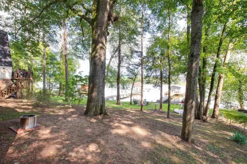 Wonderful and quite home on Lake Guntersville