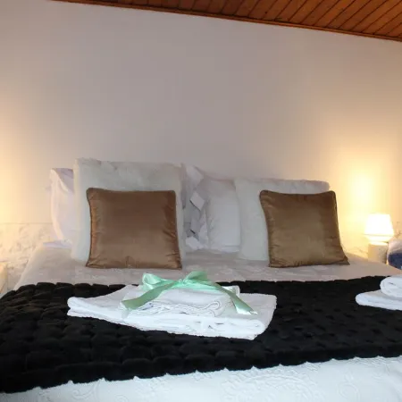 CASA DO POÇO - Typical house with swimming pool and breathtaking sea and mountain views
