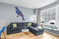 Cosy Central City ApartmentLocated in a Heritage Building