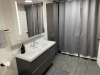 Spacious private king suite steps to DT Banff