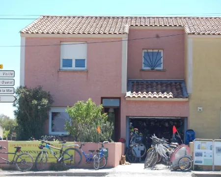 IMPREGNABLE VIEW ON THE PORT OF PLAISANCE - SEA 50 M Hotels in Frontignan