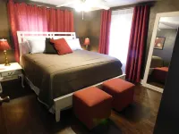 Fit For a Crew With a Hot Tub Too--5 bedrooms