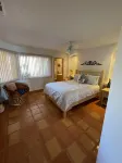 k38 Stunner! Surfer's Paradise - Incredible Views - Private Garage - Adults Only