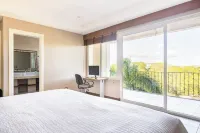 Ocean View Luxury, Just Steps To The Beach!