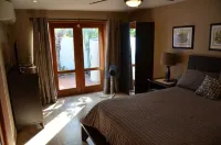 Next To Margarittaville Beautiful Remodeled Villa โรงแรมใน