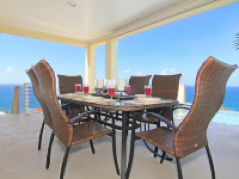 Private Paradise!  One level, panoramic views from every room! Hotels in Southside