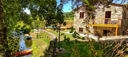 River House - Casas do Rio Tora Отели в г. Аркуш-ди-Валдевеш