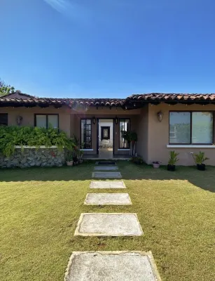 Beautiful Home in Residenciales Cubita Hotels near Mezquita de Chitre