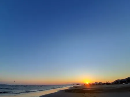 Charming apartment 400 meters from the beach and Boqueirão Отели в г. Ilha Comprida