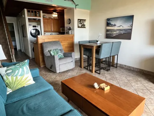 Beautiful, Family Friendly 2 Br 2Ba Across Street From Beach.