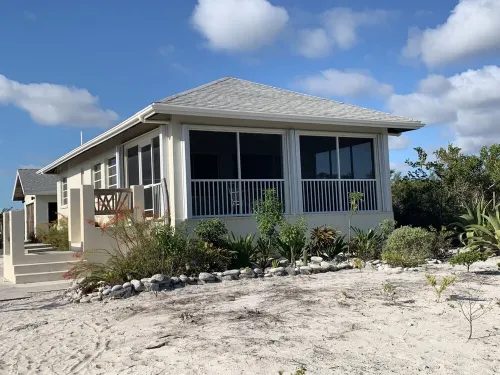 Bambarra Sands Cottage: Private beach house on Bambarra Beach, Middle Caicos Hotels in East Caicos