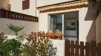 200m from Hossegor beaches, studio overlooking garden