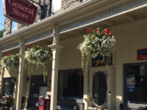 Cheltenham Suites Hotels in Caledon