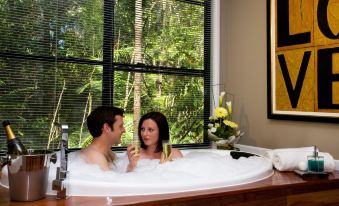 Amore on Buderim Rainforest Cabins