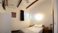 Hostal Casa Blanca - Hostels