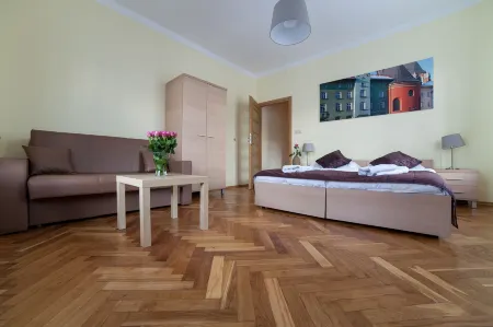 Place 4 You Apartments Отели рядом с достопримечательностью «Фабрика эмали Оскара Шиндлера»