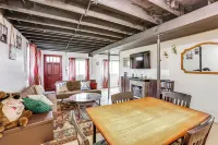Pet-friendly Lake Retreat: Walk to Gray Lake Beach - 3-Star