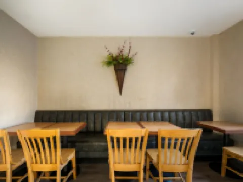 Gateway Inn Hotels in Merrick