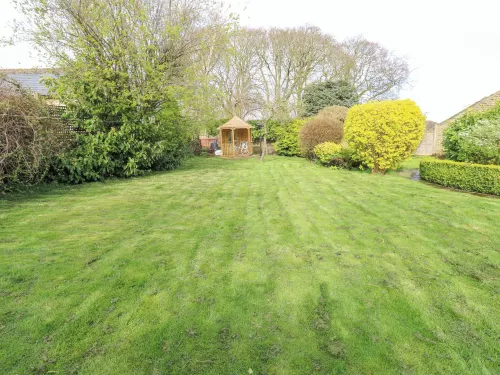 Thorncliffe Lane Guest House Hotels in Lepton
