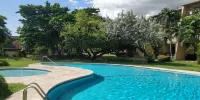 City Charm & Poolside Peace -Gated - parking
