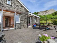 Bwythyn Y Wennol Hotels in Beddgelert