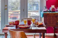 Mountain Treasure Bed and Breakfast - breakfast