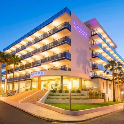 Hotel Vista Park Отели рядом с достопримечательностью «Пляж Эс-Кому»