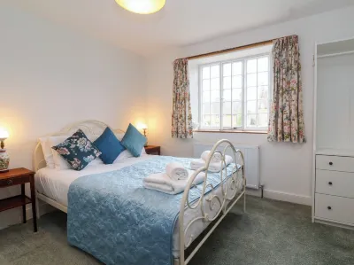 Two Towers Cottage Hotels in 