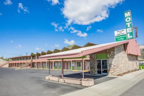 Dreamers Lodge Hotels in Grant County