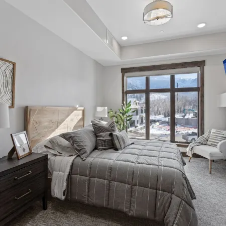 , Walk to Skiing at Cabriolet, Mountain View, Shared Pool and Hot Tub, Gym