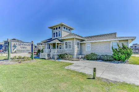 Lighthouse View Oceanfront Lodging