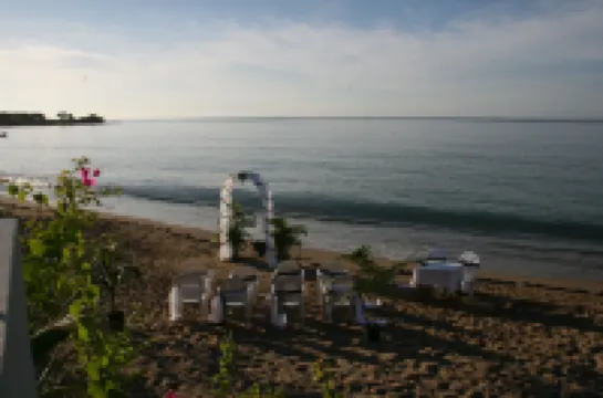 Golden Shore Resort Hotels in Morant Bay