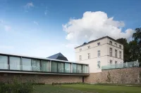 Domaine des Terres du Val Hotels in Huy