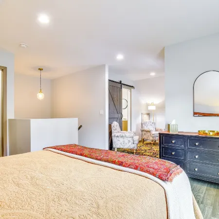 Seneca Lake Wine Trail Studio w/ Balcony & Views!
