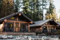 Rowena's Inn on the River Hotels in 