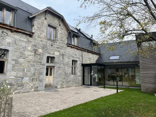 Le Presbytère de Sautour Hotels in Florennes