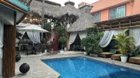 Monyoli Hotel & Boutique - مسبح خاص