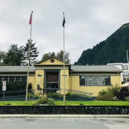 Alaskan Hotel and Bar