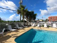 Sandpeddler Inn and Suites - Beach