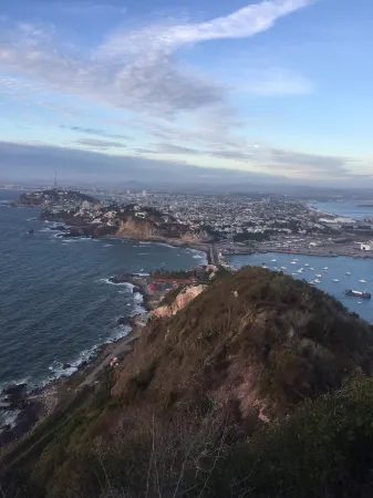 Mar Laguna Hotel Отели рядом с достопримечательностью «CENTRO DE ATENCION MULTIPLE CAM No.8»