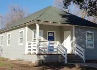 Walking Distance to Downtown! Wine Country 2Bd 2ba House in Paso Robles!