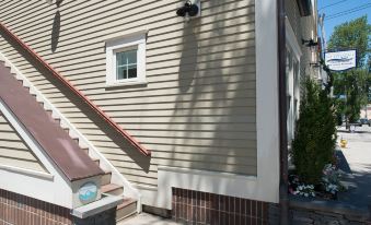 The Newport Lofts - 543 Thames Street