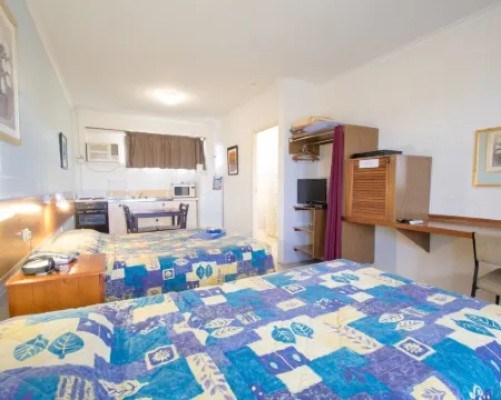 A & A Motel فنادق في بروسربين