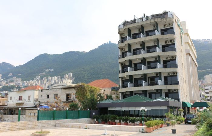 Holiday Suites Hotel & Beach Resort