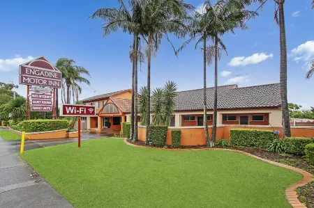 Engadine Motor Inn Отели рядом с достопримечательностью «Библиотека Энгадин»