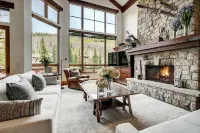 5Br Alpine Luxury Home with Private Hot Tub by RedAwning - Save 20% on 7+ Nights!