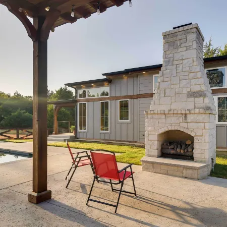 Tree-Lined Cabin w/ Deck ~ 11 Mi to Lake Whitney!