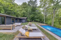 Riverfront Appleton Home with Pool and Boat Dock! - Pools